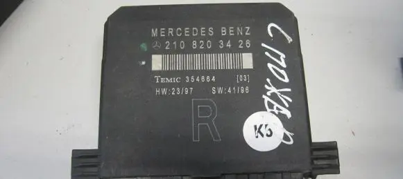 Mercedes-Benz E W210 Door control unit/module 2108203426