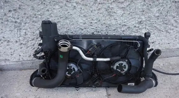 Opel Insignia A Coolant radiator