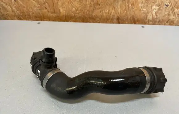 BMW 5 F10 F11 Engine coolant pipe/hose 7800101