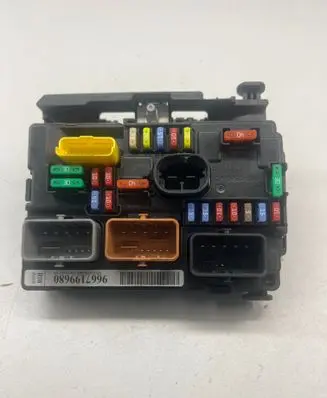 Peugeot 207 Fuse module 9667199680