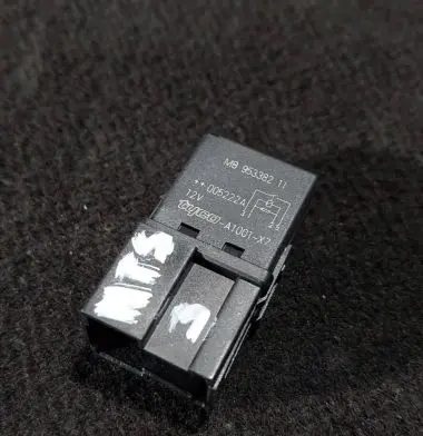 Mitsubishi Space Star Other relay MB953382 A1001X7 005222A