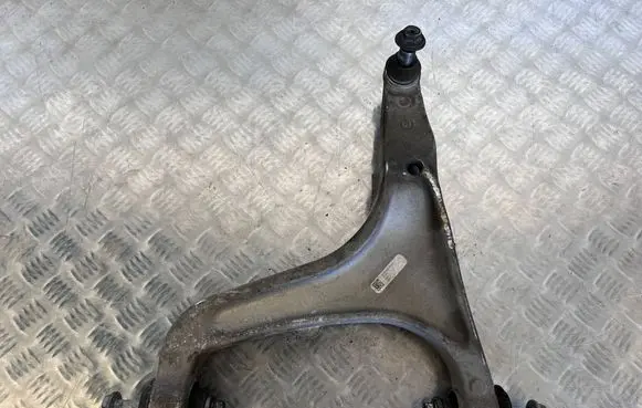 Maserati Ghibli Front lower control arm/wishbone 06700390330