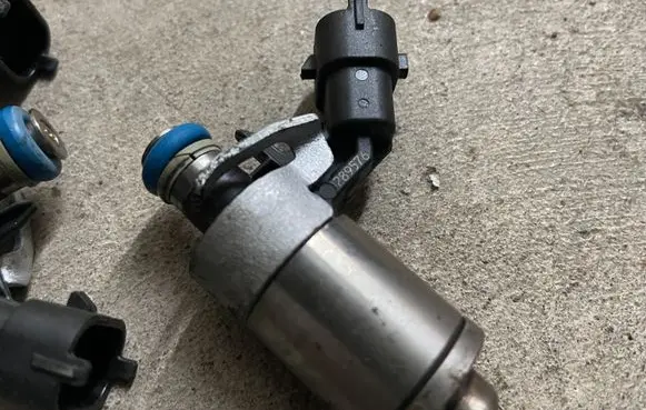 Alfa Romeo Giulia Fuel injector 289576