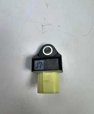 Lexus RX 450H Airbag deployment crash/impact sensor 8983128040
