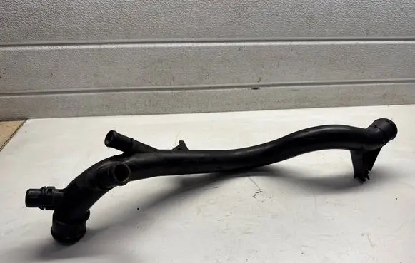 Audi A4 S4 B7 8E 8H Engine coolant pipe/hose 03L121071C