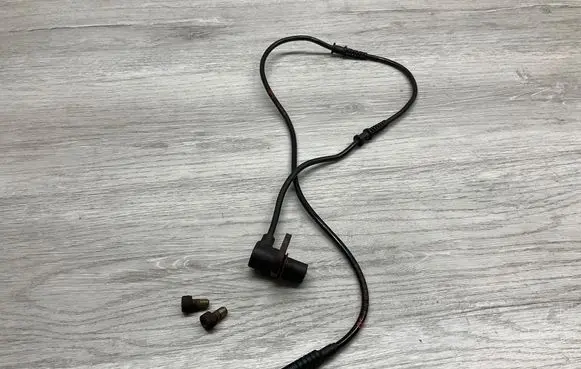 Mercedes-Benz SL R129 ABS brake wheel speed sensor 0265006291 0315457426 A1295403617