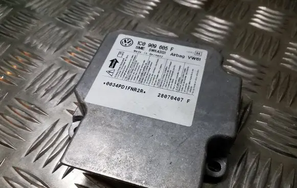 Volkswagen Golf IV Airbag control unit/module 1J0909605F