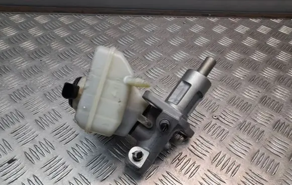 Audi Q5 SQ5 Master brake cylinder 8K0611301A
