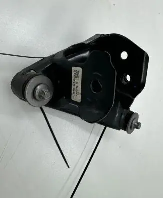 Tesla Model Y Engine mounting bracket 111023200C CFQ23199010703