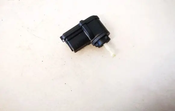Headlight level adjustment motor