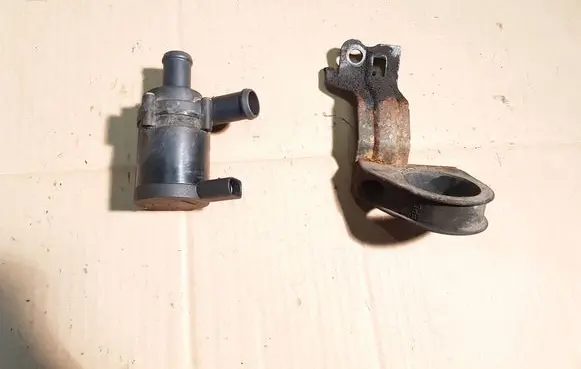 Audi A3 S3 A3 Sportback 8P Electric auxiliary coolant/water pump 1K0965561J