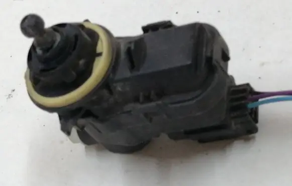 Nissan Qashqai Headlight level adjustment motor 90013783