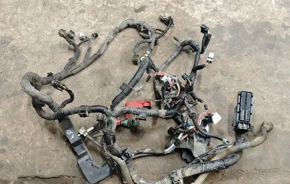 Toyota Auris 150 Engine installation wiring loom 8281702350