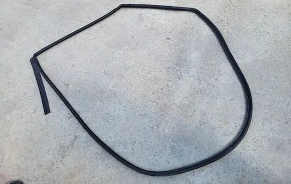 Nissan Pulsar Rubber seal rear door 828303ZL0A