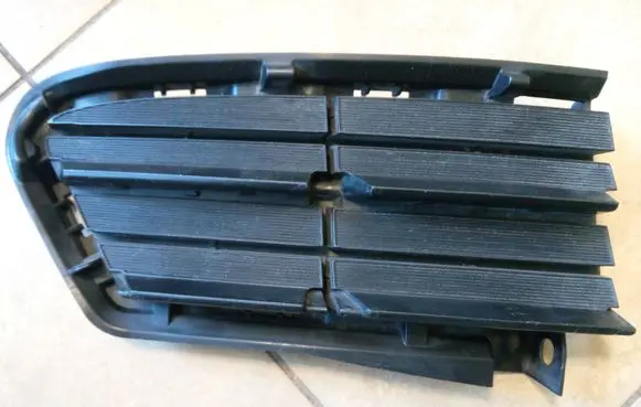 Toyota RAV 4 (XA40) Front bumper lower grill 5312842080 NE68425