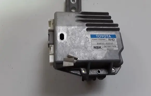 Toyota Corolla E120 E130 Power steering control unit/module 8965002020