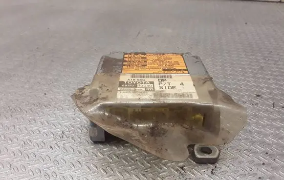 Toyota Corolla E120 E130 Airbag control unit/module 8917013040 2310002440