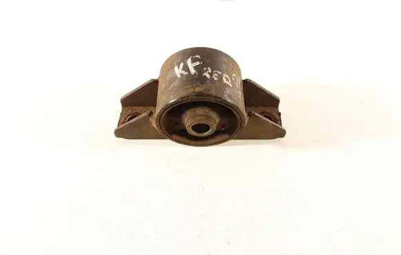Mitsubishi Pajero Front differential mounting bracket MR374576