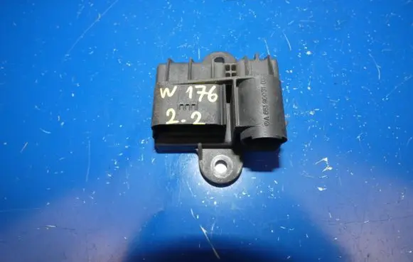Mercedes-Benz A W176 Glow plug pre-heat relay A6519003103 51299070D 1503001093570
