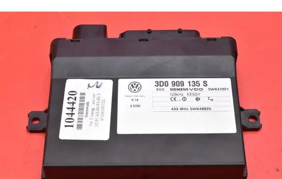 Volkswagen Touareg I Engine control unit/module ECU 3D0909135S