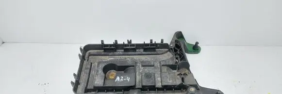 Audi A3 S3 8P Battery tray 1K0915333