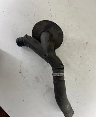 Peugeot 307 Oil fill pipe 9638323780