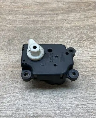 Mercedes-Benz S W220 Air flap motor/actuator 38236 EAM501