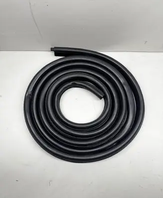 BMW 5 E39 Front door rubber seal 7116402