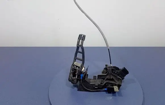 Ford Mondeo MK IV Front door lock 6M2AR21812AB