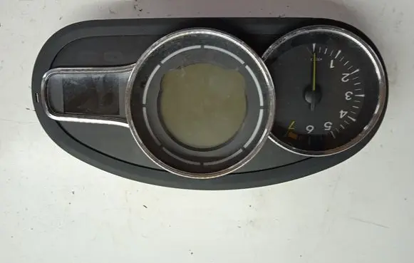 Renault Megane III Speedometer (instrument cluster) AZC53363613 RNI248106944R 248106944R