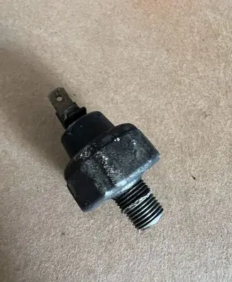 Mitsubishi Grandis Oil pressure sensor 