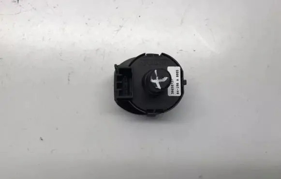 Passenger airbag on/off switch