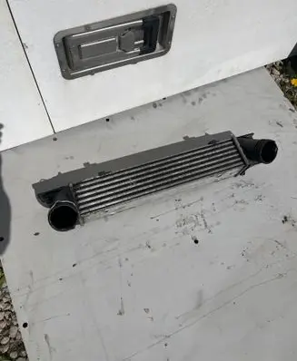 BMW 3 E90 E91 Intercooler radiator 3093796
