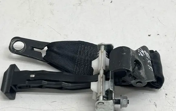 Ford Explorer VI Front door check strap stopper