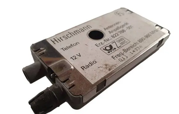 Audi 80 90 S2 B4 Antenna control unit 822788001
