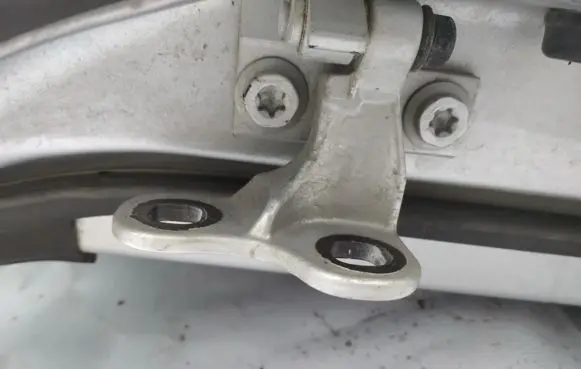 BMW 7 E65 E66 Rear door lower hinge