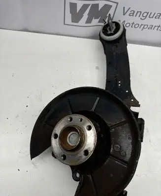 Rear wheel hub spindle/knuckle