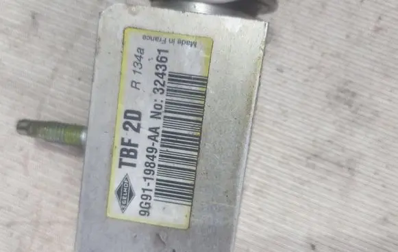 Air conditioning (A/C) expansion valve