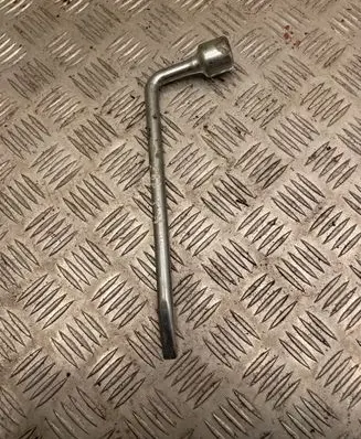 KIA Sorento Wheel nut wrench 
