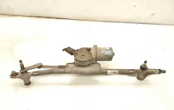 Chrysler Town & Country V Front wiper linkage and motor W000011423