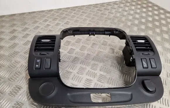Radio/GPS head unit trim