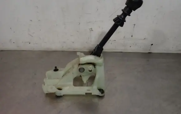 Toyota Urban Cruiser (XP110) Gear shifter/selector