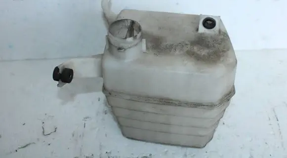 Toyota Prius (XW20) Windshield washer fluid reservoir/tank 1789321030