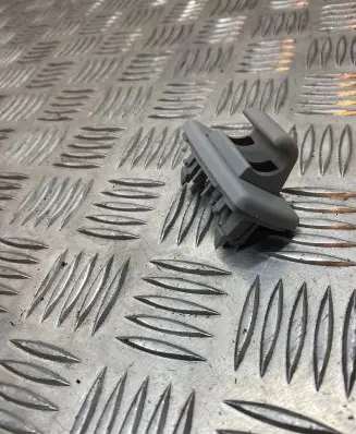 Sun visor clip/hook/bracket