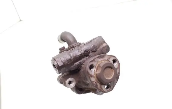 Volkswagen Sharan Power steering pump 98VW3A674AA