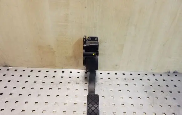 Skoda Fabia Mk2 (5J) Accelerator throttle pedal 0280755063506 6Q1721503F