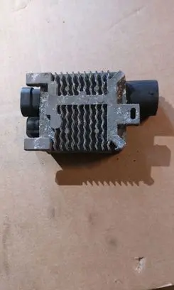 Ford Focus Fan control module 940002906 500025287610