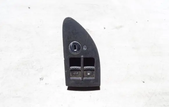 Volkswagen PASSAT B5.5 Fuel tank opening switch 1J0959831A 1J0959833A