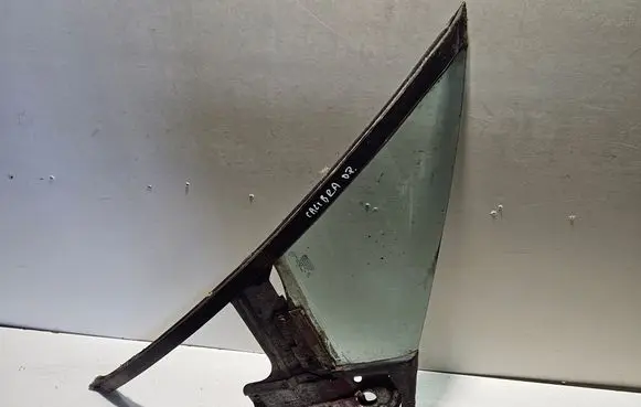 Opel Calibra Front vent window/glass (coupe) 90346642 43R000685