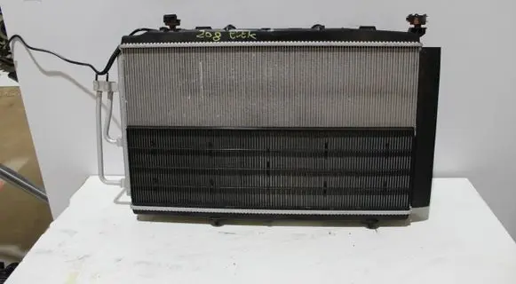 Peugeot 208 II Coolant radiator 